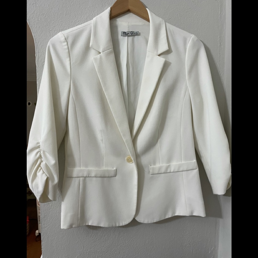 Eliza J (Nordstrom brand) white blazer